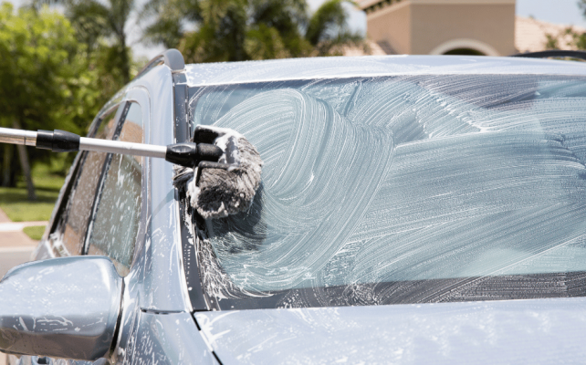 Lý do nên tự rửa xe tại nhà